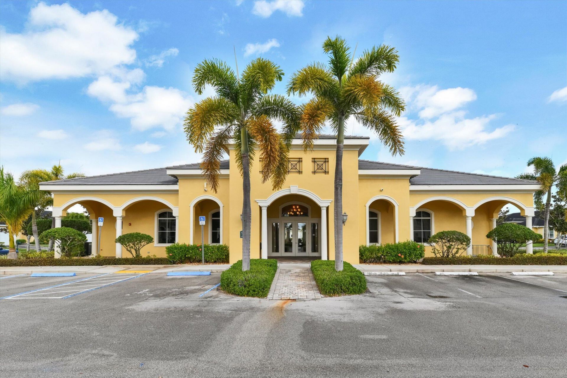 6145 NW Helmsdale Way, Port Saint Lucie, FL 34983 Photo