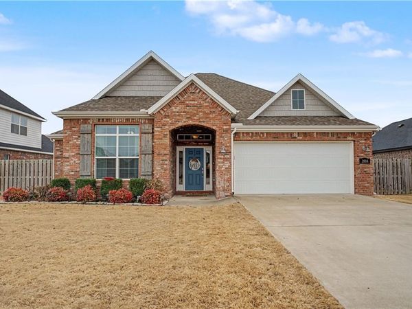 2014 W Broadway Place, Rogers, AR 72758