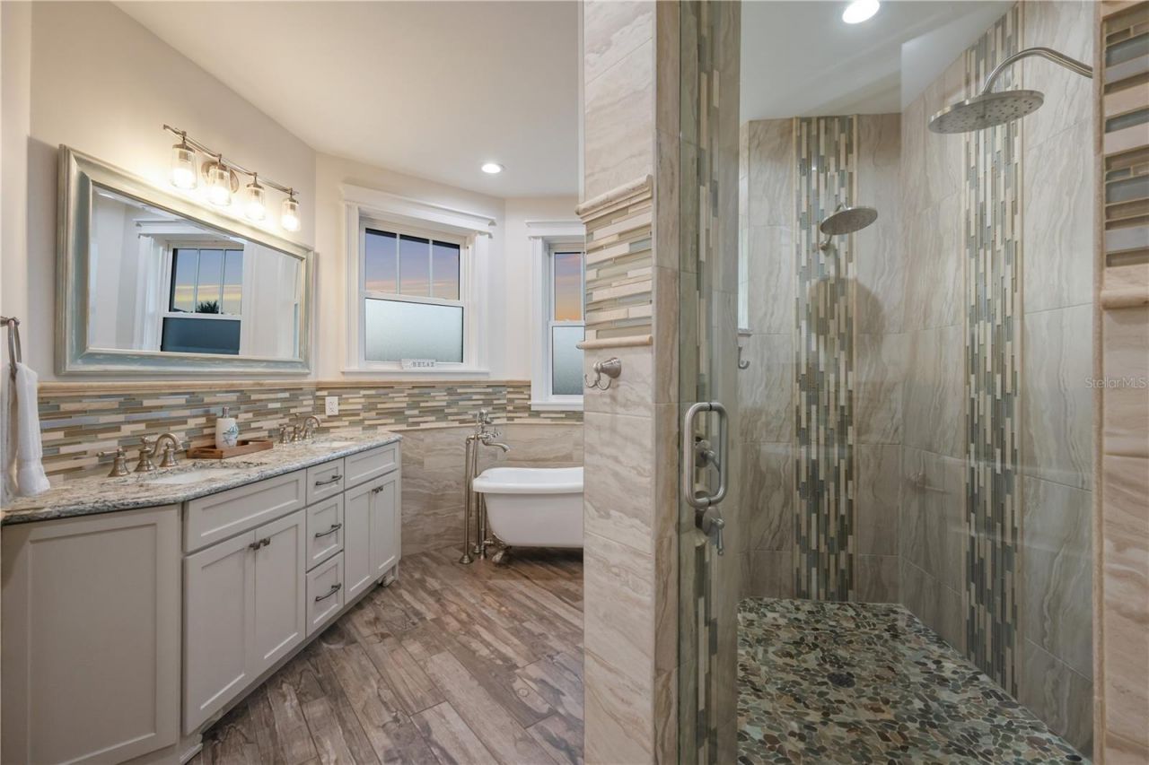 313 Hammock Circle, Anna Maria, FL 34216 Photo