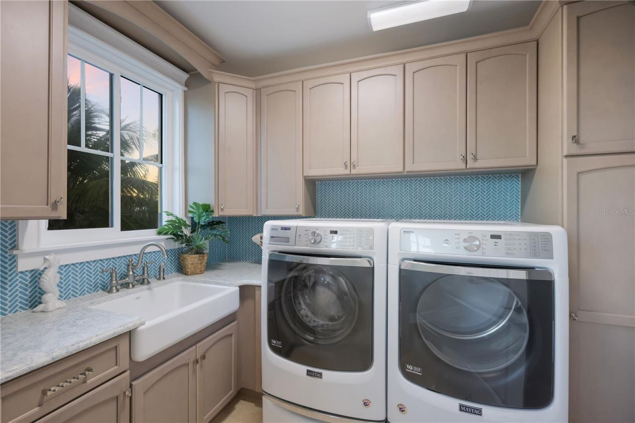 313 Hammock Circle, Anna Maria, FL 34216 Photo