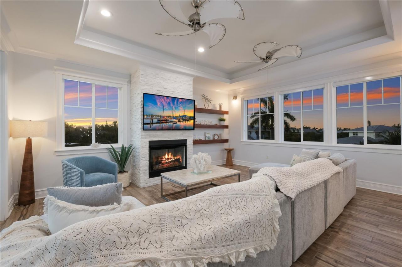 313 Hammock Circle, Anna Maria, FL 34216 Photo