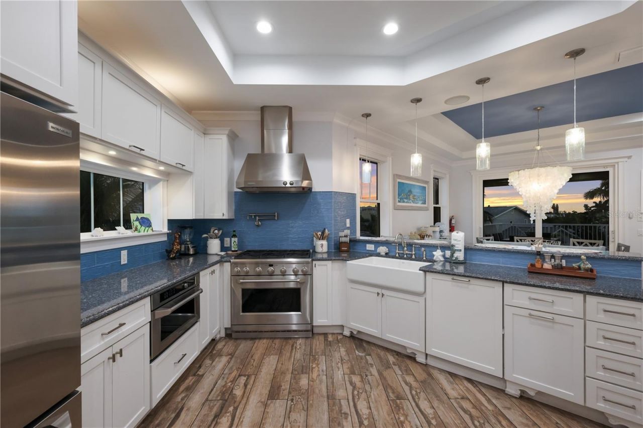 313 Hammock Circle, Anna Maria, FL 34216 Photo