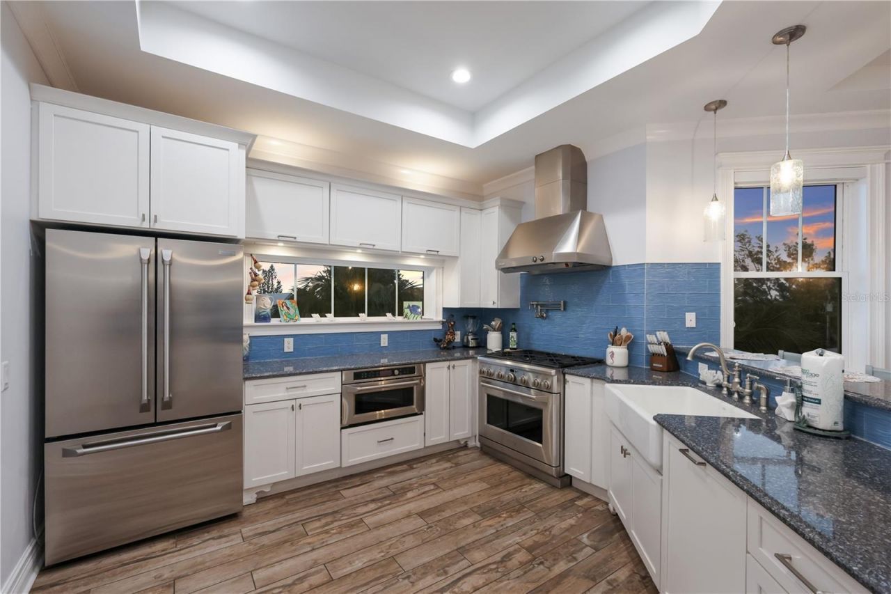 313 Hammock Circle, Anna Maria, FL 34216 Photo