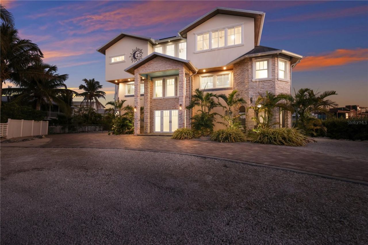 313 Hammock Circle, Anna Maria, FL 34216 Photo