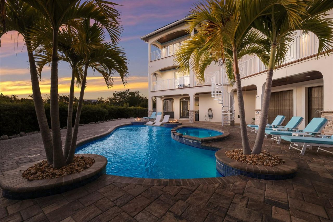 313 Hammock Circle, Anna Maria, FL 34216 Photo