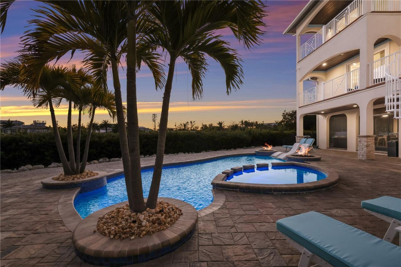 313 Hammock Circle, Anna Maria, FL 34216 Photo