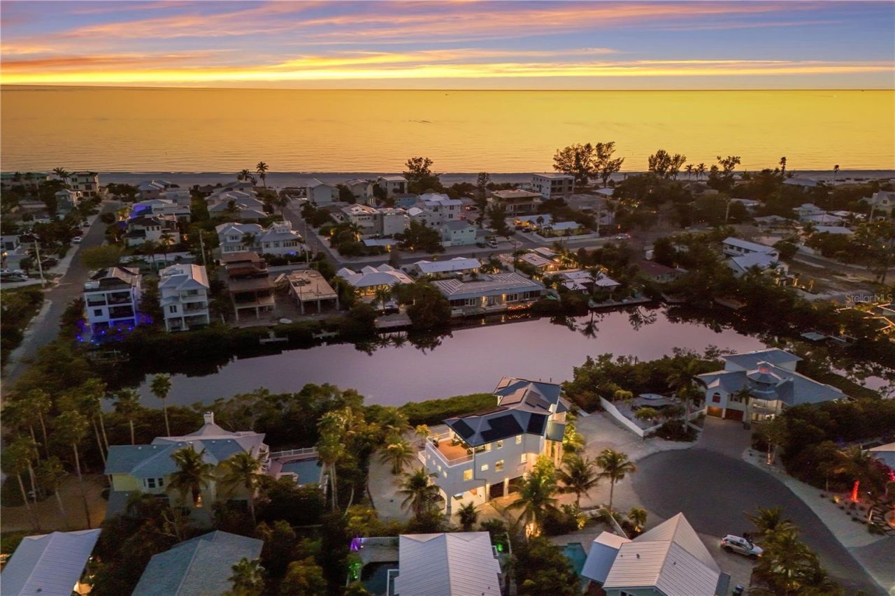 313 Hammock Circle, Anna Maria, FL 34216 Photo