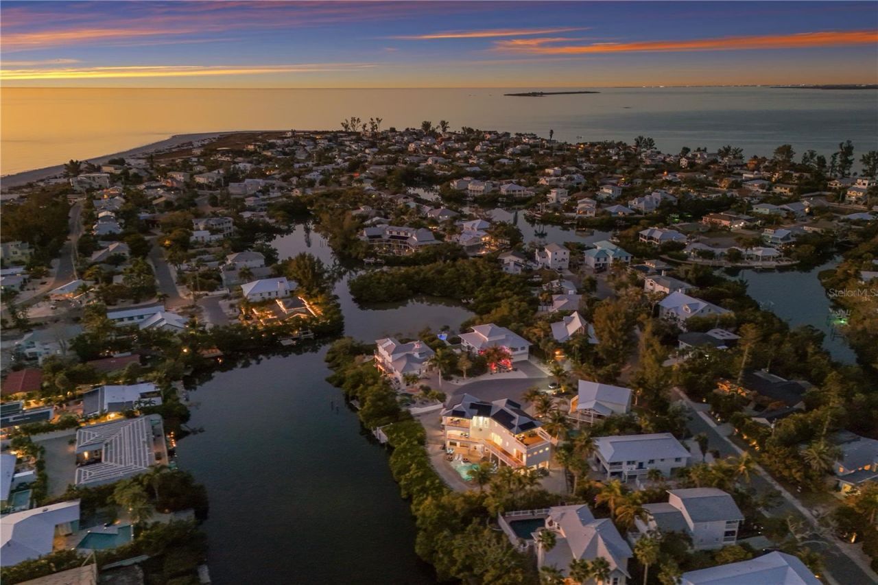 313 Hammock Circle, Anna Maria, FL 34216 Photo