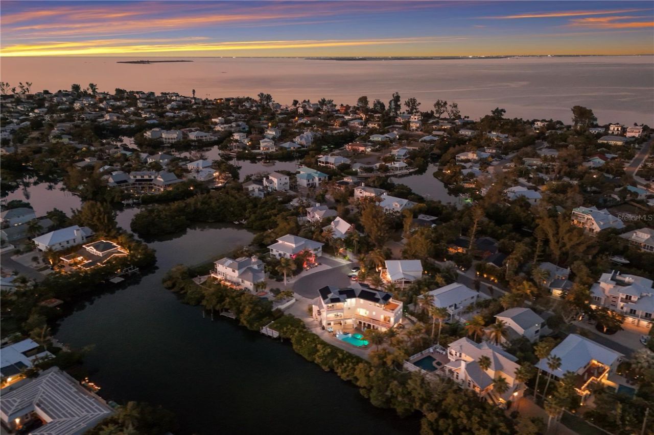 313 Hammock Circle, Anna Maria, FL 34216 Photo