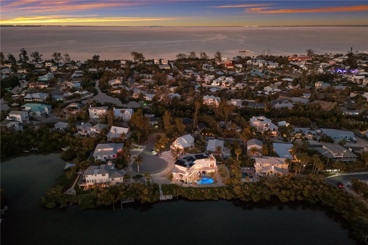 313 Hammock Circle, Anna Maria, FL 34216 Photo