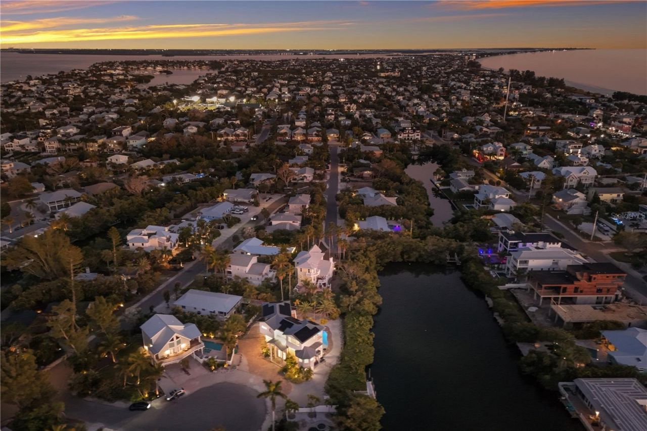 313 Hammock Circle, Anna Maria, FL 34216 Photo