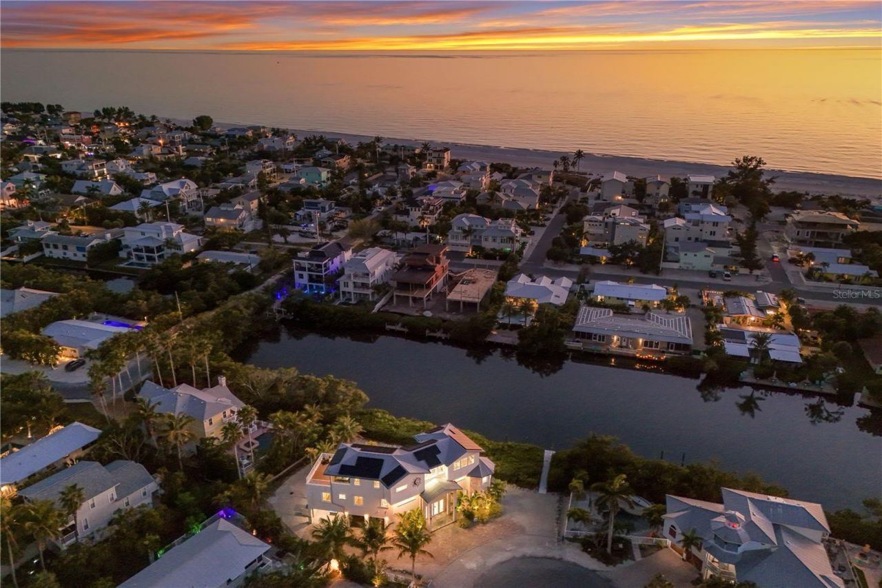 313 Hammock Circle, Anna Maria, FL 34216 Photo