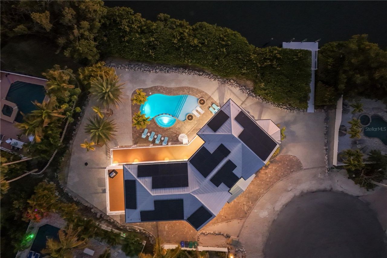 313 Hammock Circle, Anna Maria, FL 34216 Photo