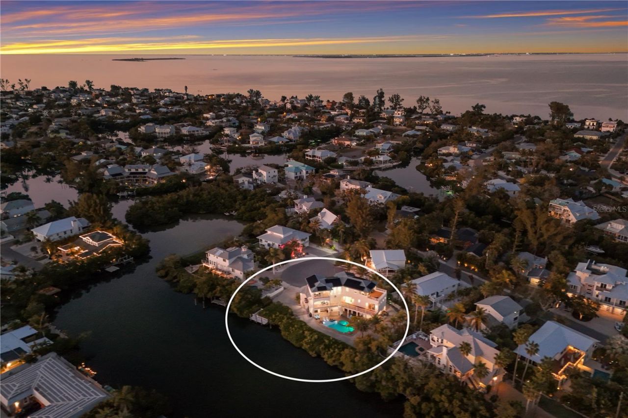 313 Hammock Circle, Anna Maria, FL 34216 Photo