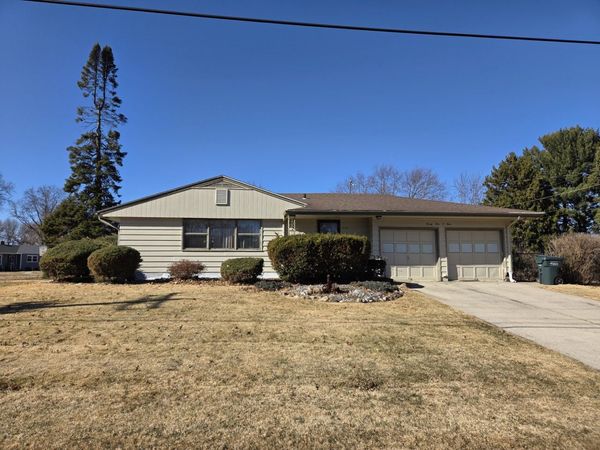 2104 DELCY Drive, Rockford, IL 61107