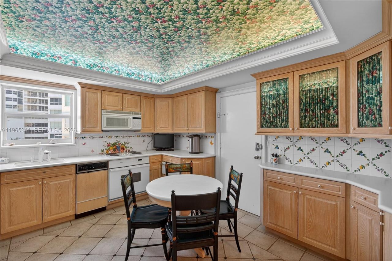 5001 Collins Ave, Unit 5K, Miami Beach, FL 33140 Photo