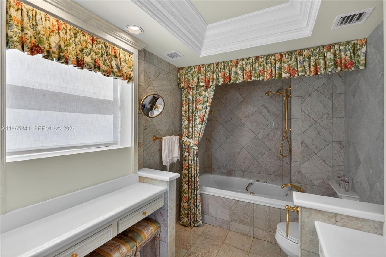 5001 Collins Ave, Unit 5K, Miami Beach, FL 33140 Photo