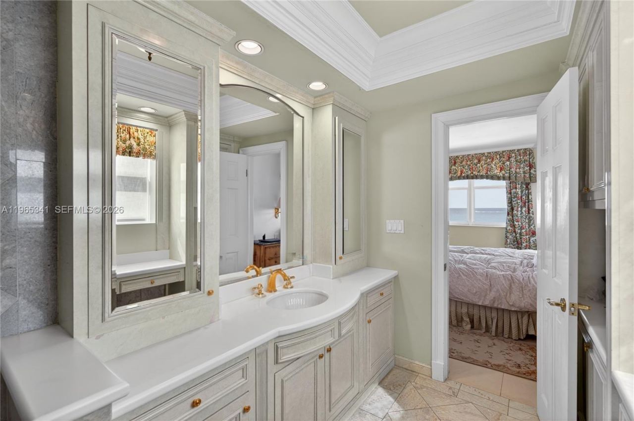 5001 Collins Ave, Unit 5K, Miami Beach, FL 33140 Photo