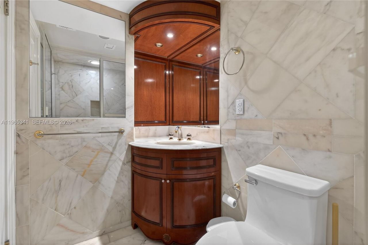 5001 Collins Ave, Unit 5K, Miami Beach, FL 33140 Photo