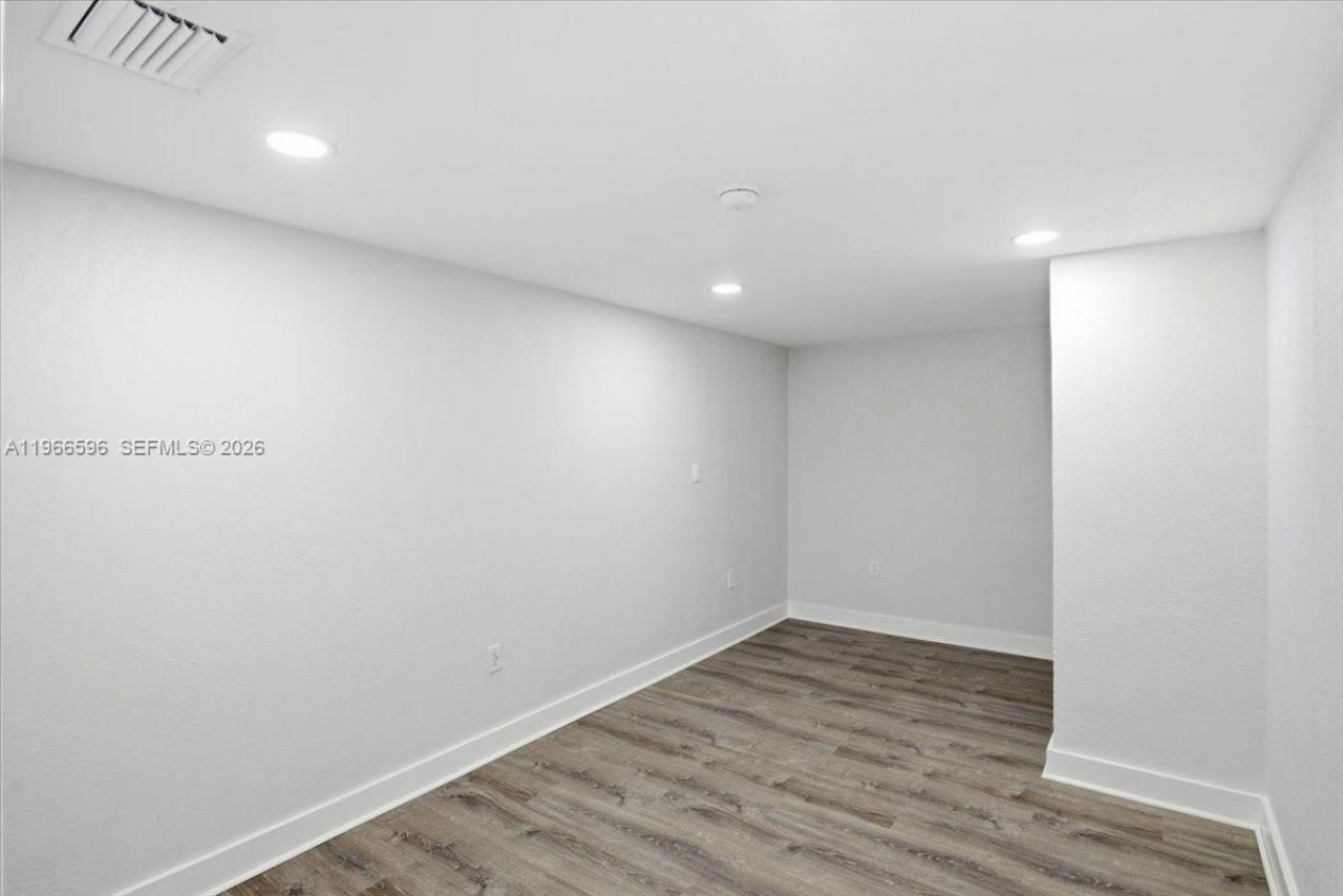 150 NW 29th St, Unit 160, Miami, FL 33127 Photo