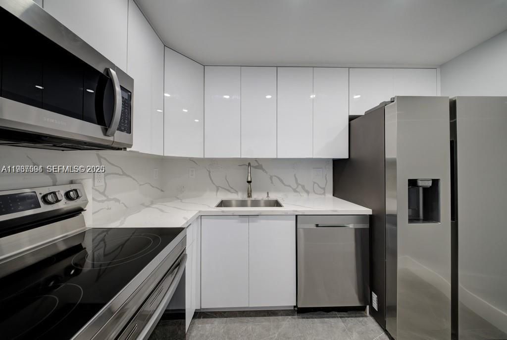 2899 Collins Ave, Unit 1203, Miami Beach, FL 33140 Photo