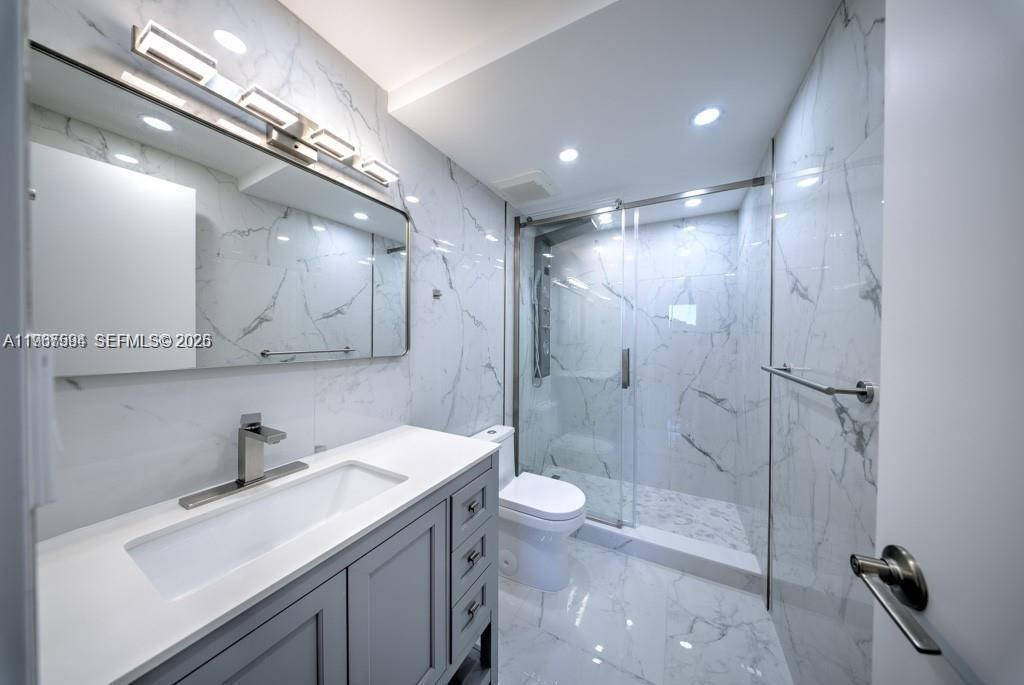 2899 Collins Ave, Unit 1203, Miami Beach, FL 33140 Photo