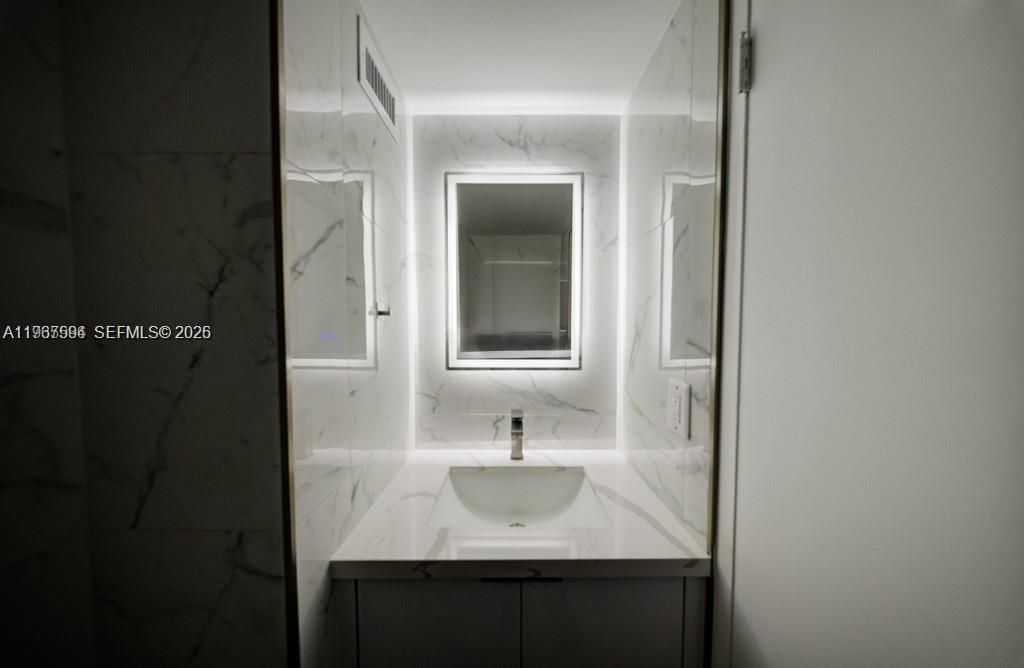 2899 Collins Ave, Unit 1203, Miami Beach, FL 33140 Photo