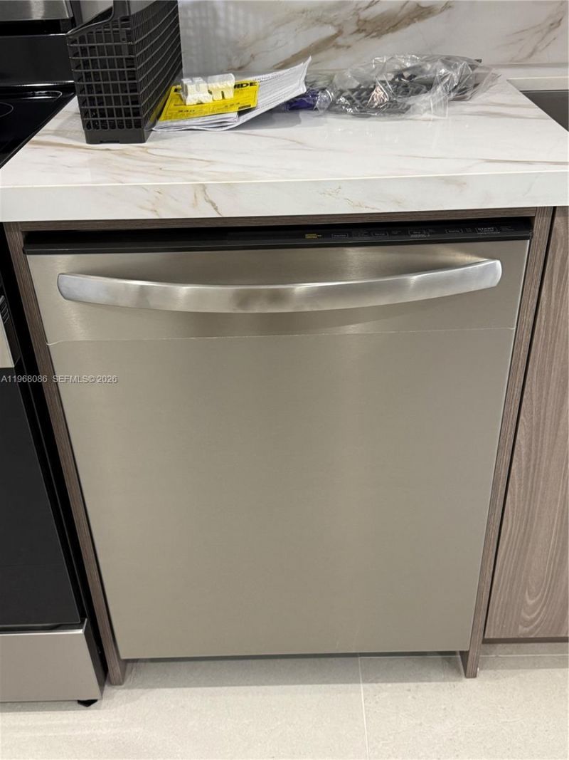 1900 W 54th St, Unit 219, Hialeah, FL 33012 Photo