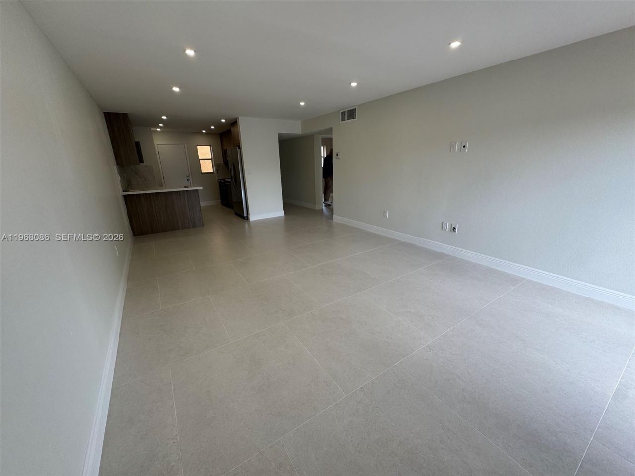 1900 W 54th St, Unit 219, Hialeah, FL 33012 Photo