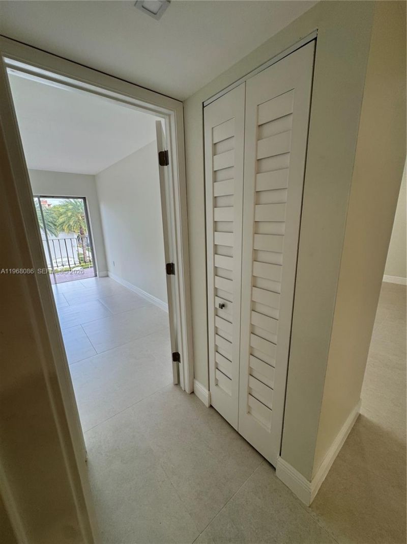 1900 W 54th St, Unit 219, Hialeah, FL 33012 Photo