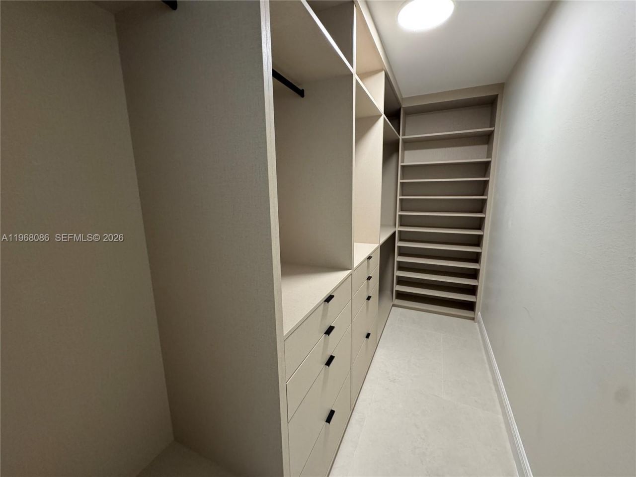 1900 W 54th St, Unit 219, Hialeah, FL 33012 Photo