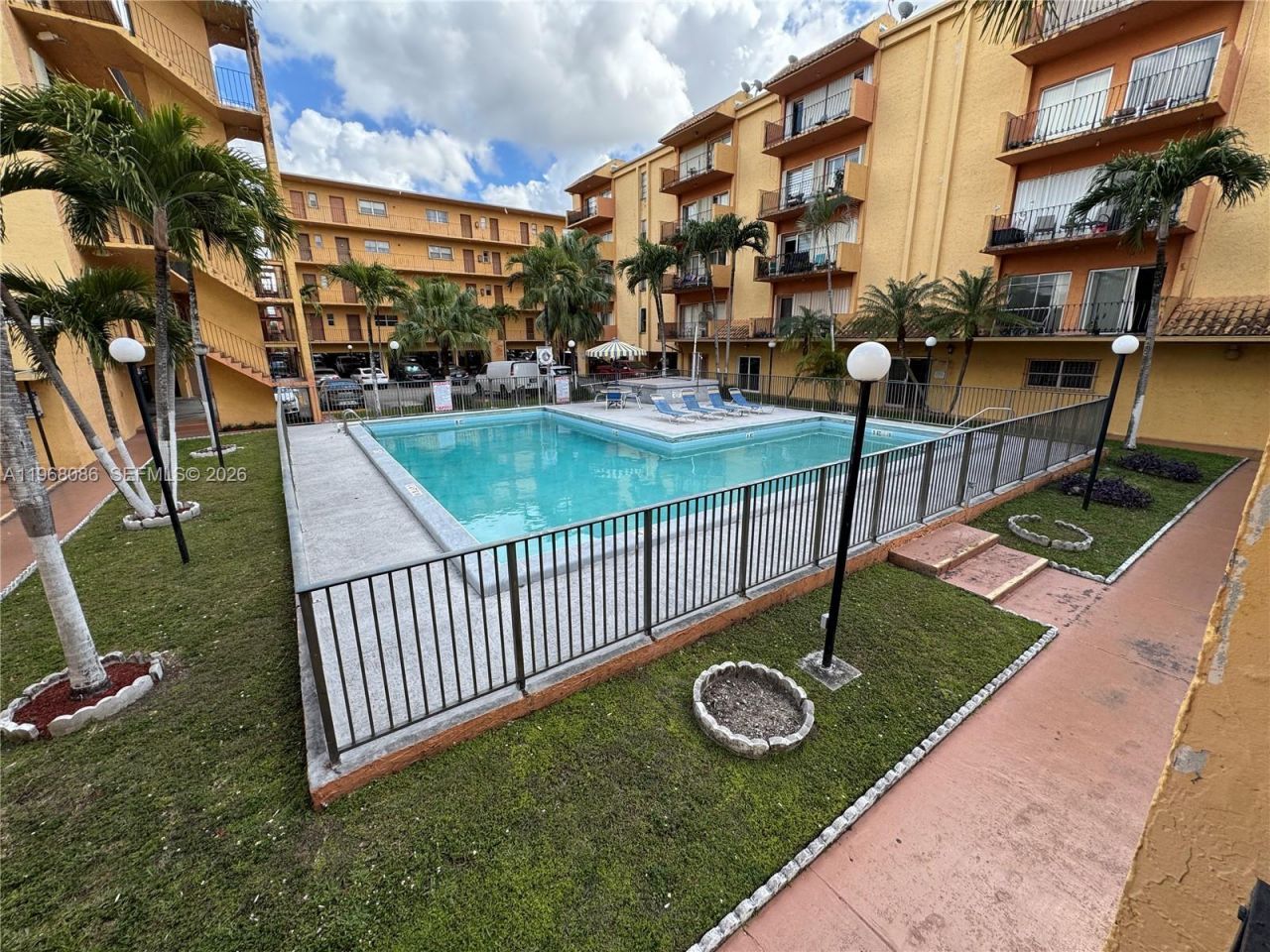 1900 W 54th St, Unit 219, Hialeah, FL 33012 Photo