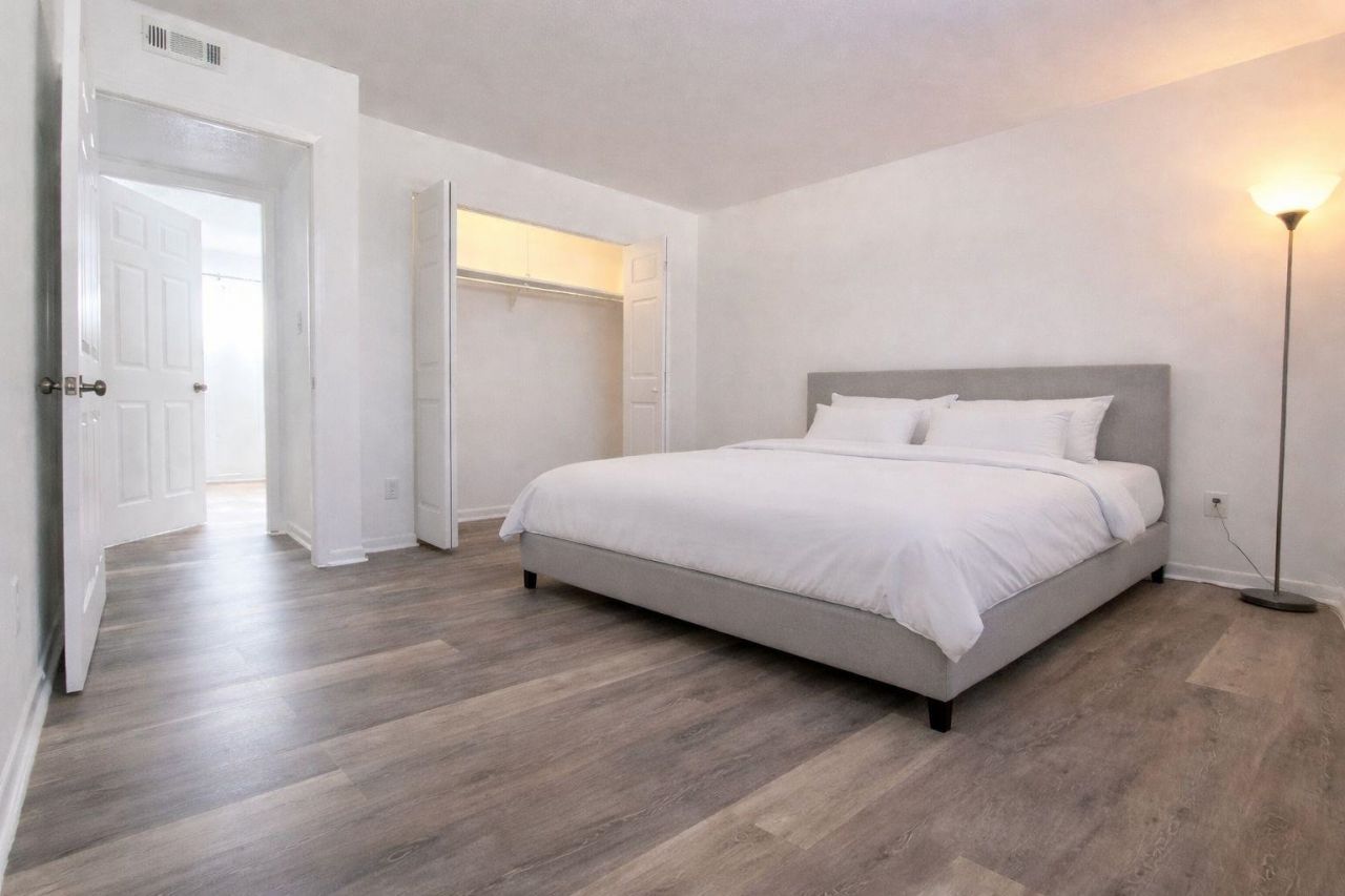 2000 Greens Blvd. Photo 10