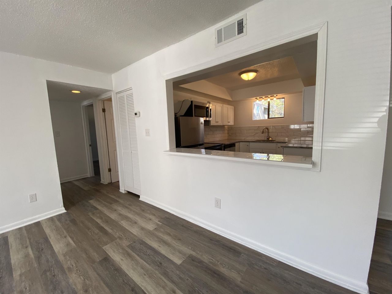 2000 Greens Blvd. Photo 17