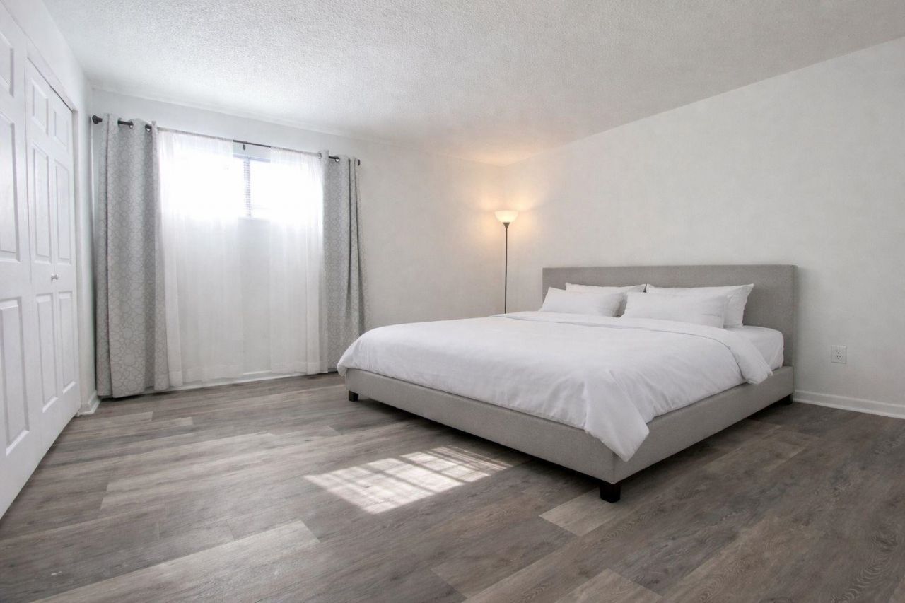 2000 Greens Blvd. Photo 8