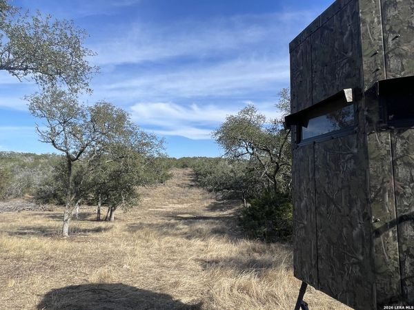 2135 Pr 3214, Dhanis, TX 78850