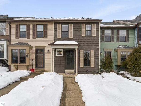 89 Wood Duck Ct, Allamuchy, NJ 07840