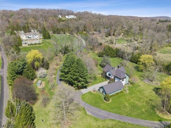 89 Mosle Rd, Peapack Gladstone, NJ 07931
