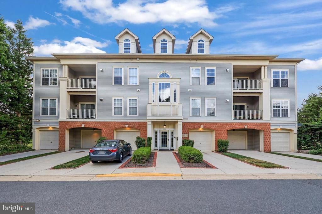 11330 Westbrook Mill Lane, Unit 304, Fairfax, VA 22030 Main Photo