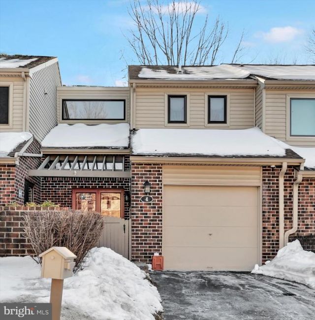 4 Knox Court, Chesterbrook, PA 19087 Main Photo