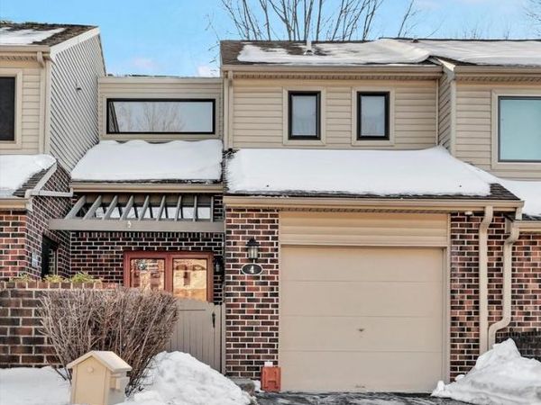 4 KNOX COURT, CHESTERBROOK, PA 19087