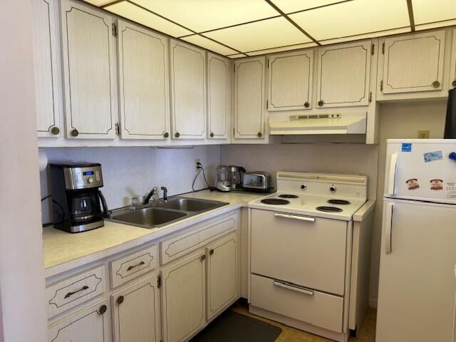 2840 Cynthia Lane, Unit 212, Lake Worth Beach, FL 33461 Photo