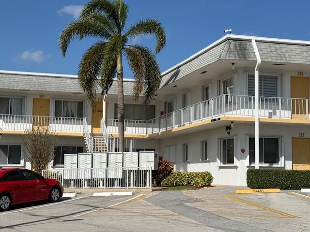 2840 Cynthia Lane, Unit 212, Lake Worth Beach, FL 33461 Photo