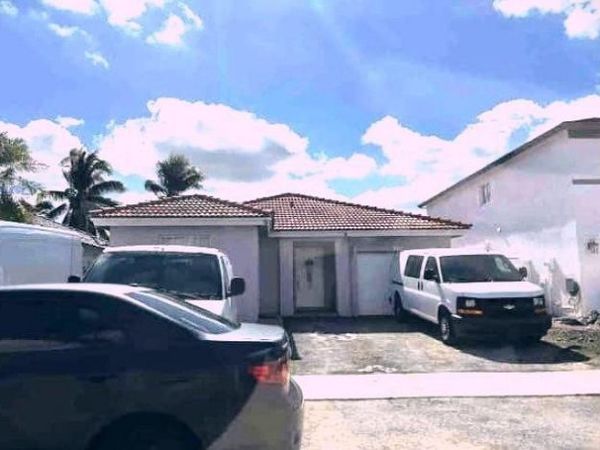 14260 SW 176th Ter, Miami, FL 33177