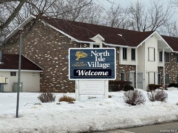 11 Idaho, Unit 11, Coram, NY 11727