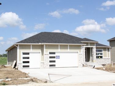 3812 Prairie Breeze Road, Lincoln, NE 68516