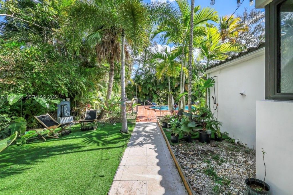 10301 N Miami Ave, Miami Shores, FL 33150 Photo