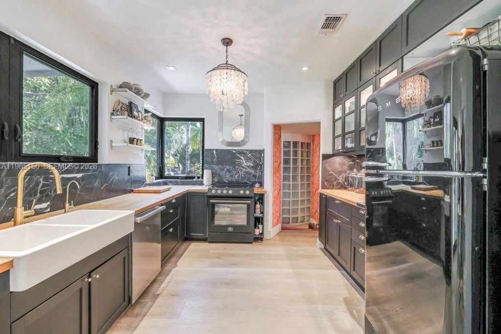 10301 N Miami Ave, Miami Shores, FL 33150 Photo