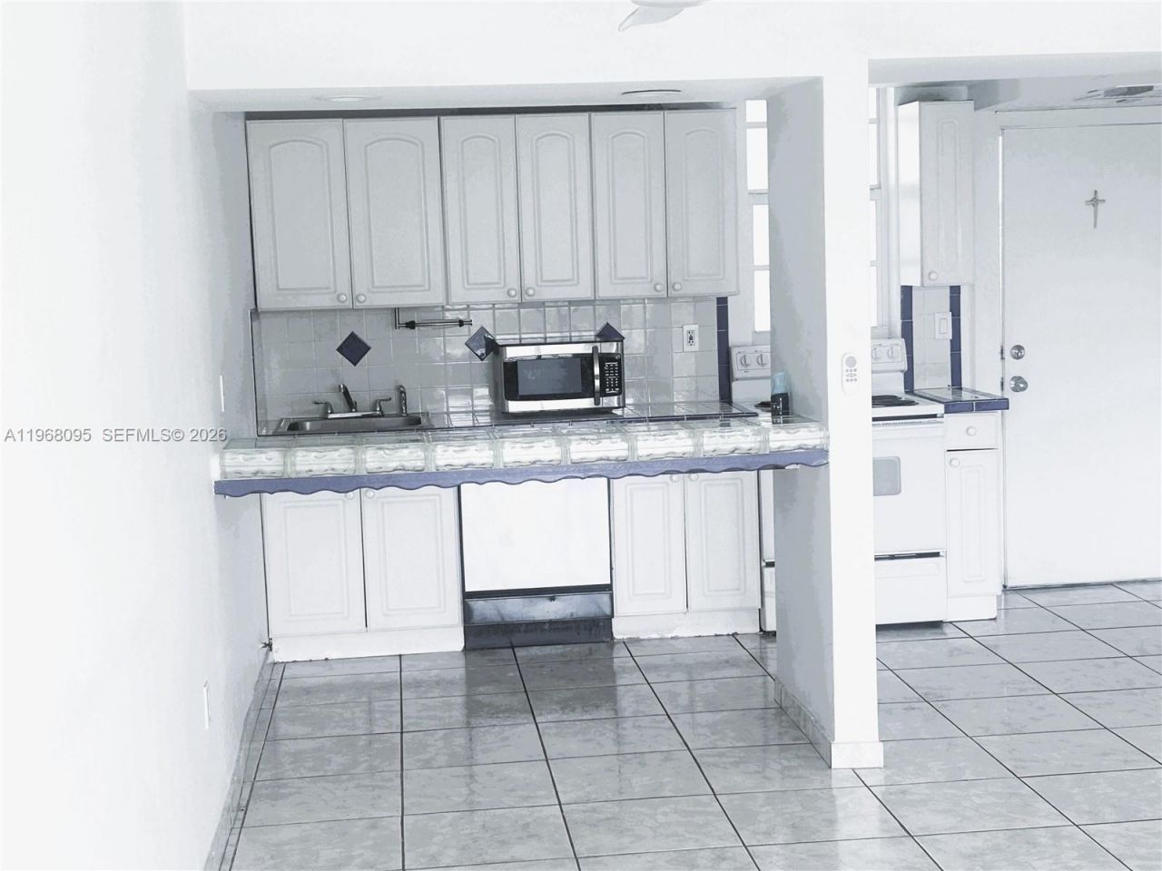 2851 Leonard Dr, Unit J502, Aventura, FL 33160 Photo