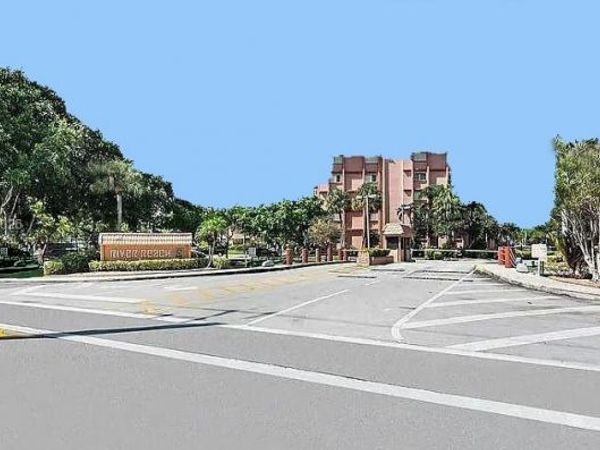 1301 River Reach Dr, Unit 214, Fort Lauderdale, FL 33315